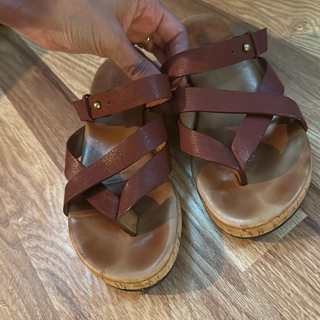 Chloe Strappy Thing Sandal Size 39